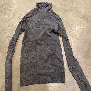 Lululemon shirt- used has thumb holes